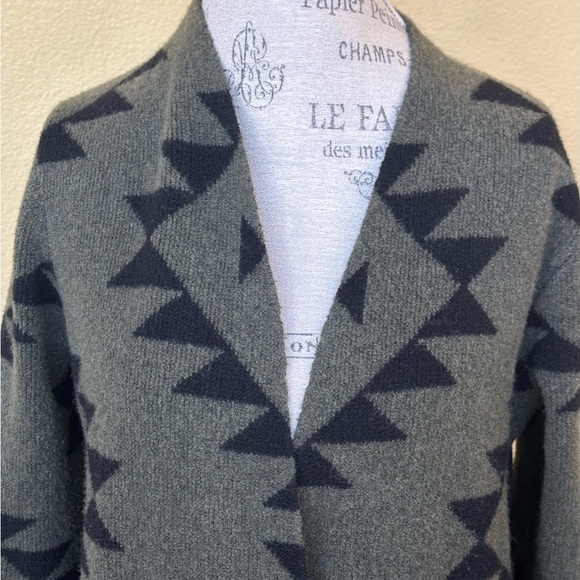 Frye “The Cozy Cardigan” Native American Design Open Cardigan Small EUC! - Picture 9 of 12